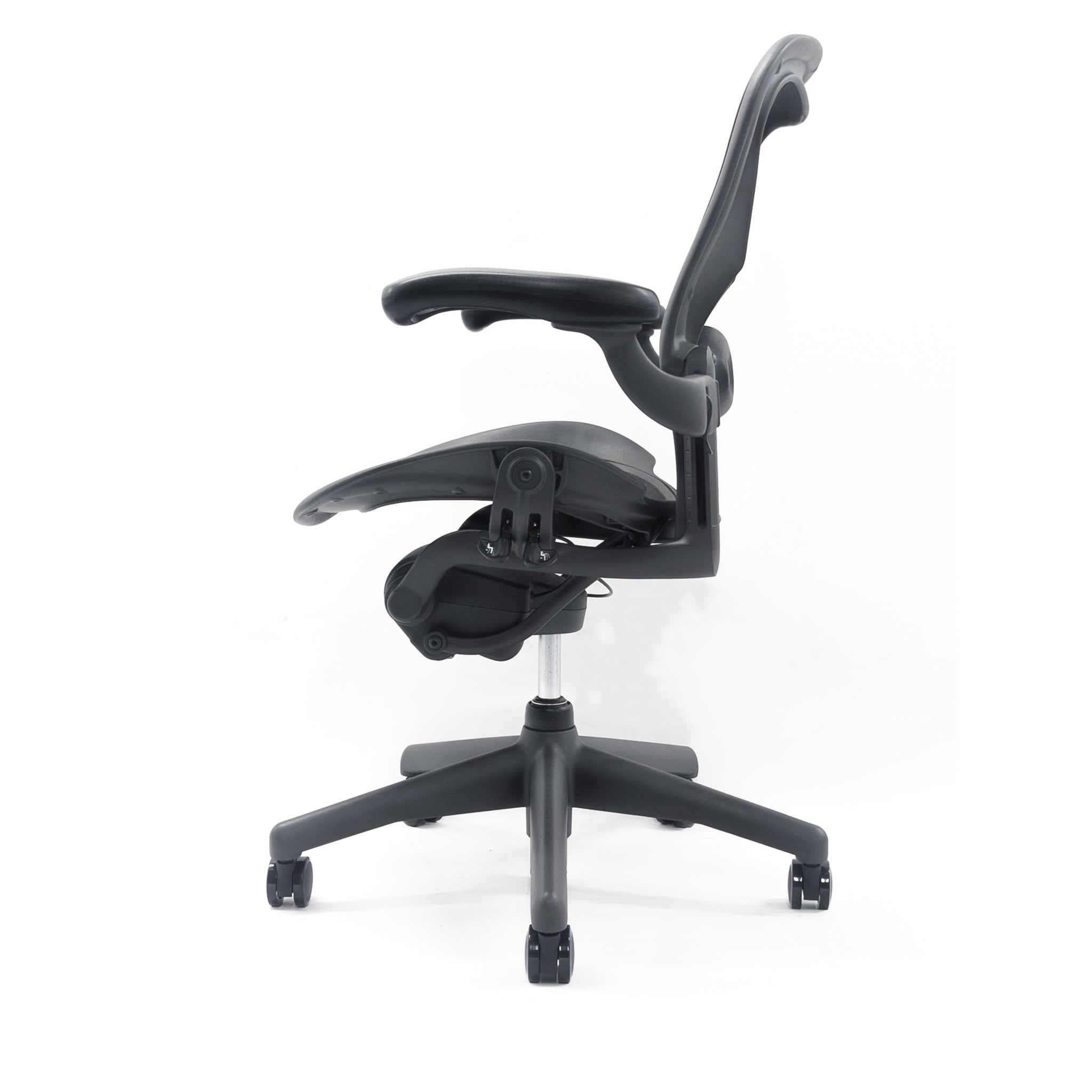 Side view of the Refurne Herman Miller Aeron Chair Size B (MK2), fully loaded with adjustable armrests, lumbar support, and a five-wheel base—all in black against a white background.
